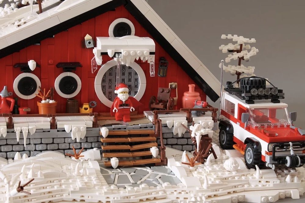 LEGO Ideas Santa Cottage
