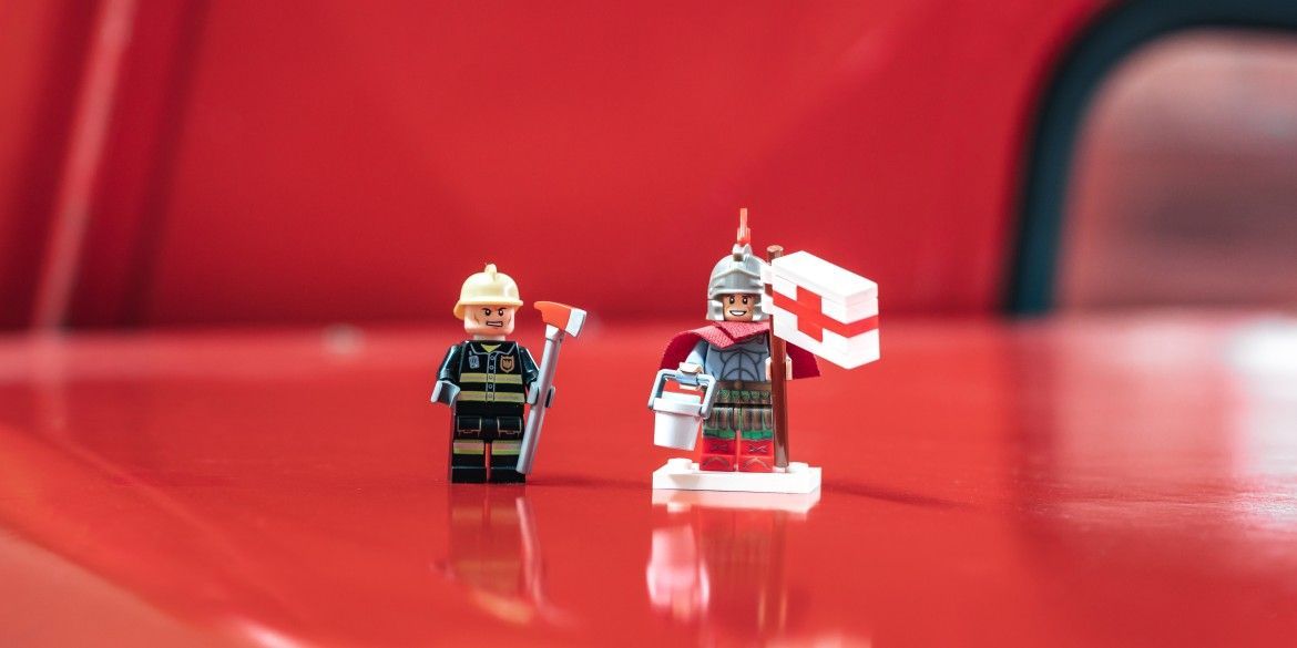 Mini LEGO Figurenset Schutzpatron “Hl. Florian” + Feuerwehrmann